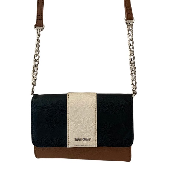 Nine West Handbags - Nine West Color block crossbody 👜🌷